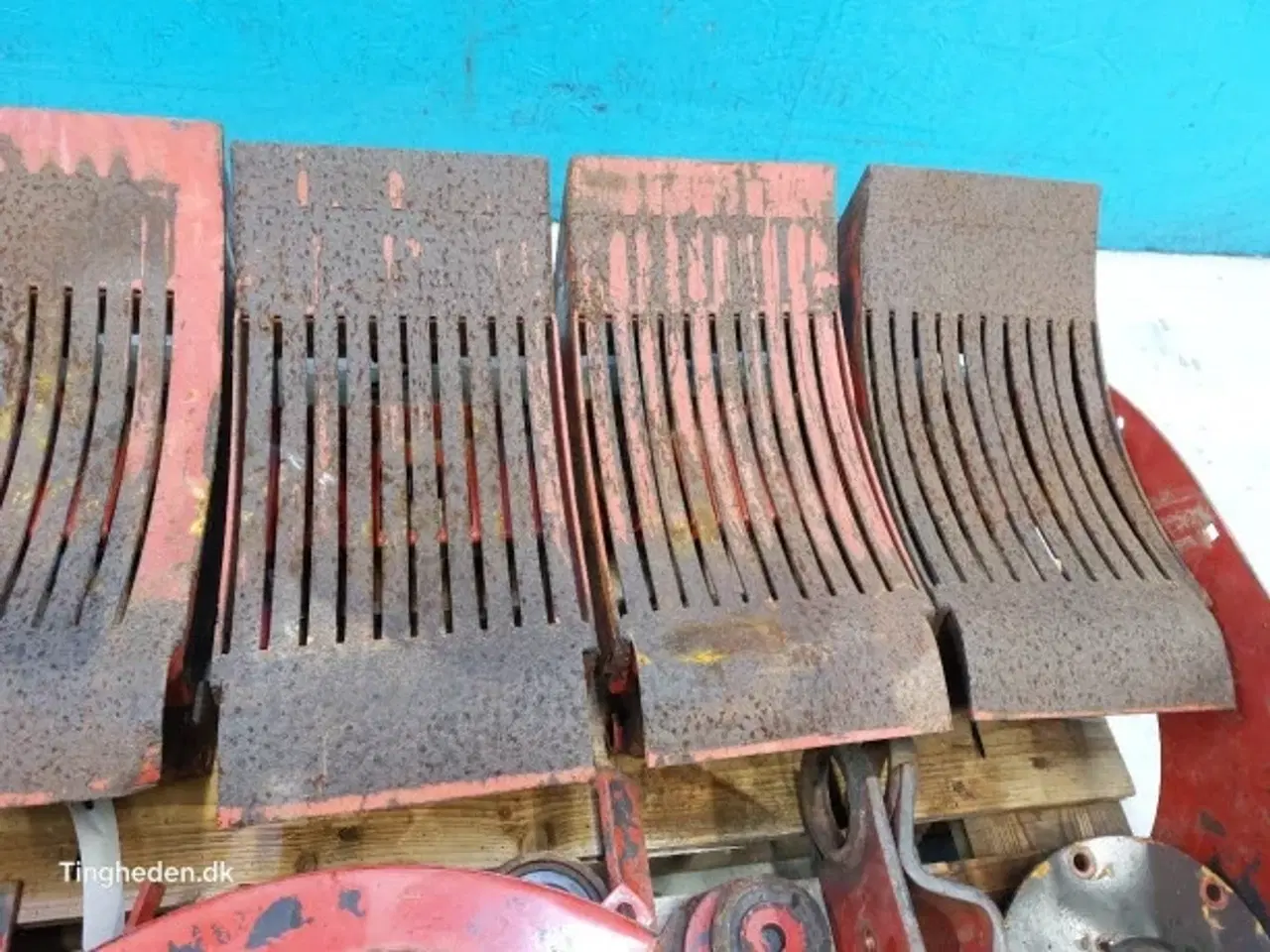 Billede 15 - Hesston 4700 Kniveholder Sæt 63103400 Ollerup Snitter