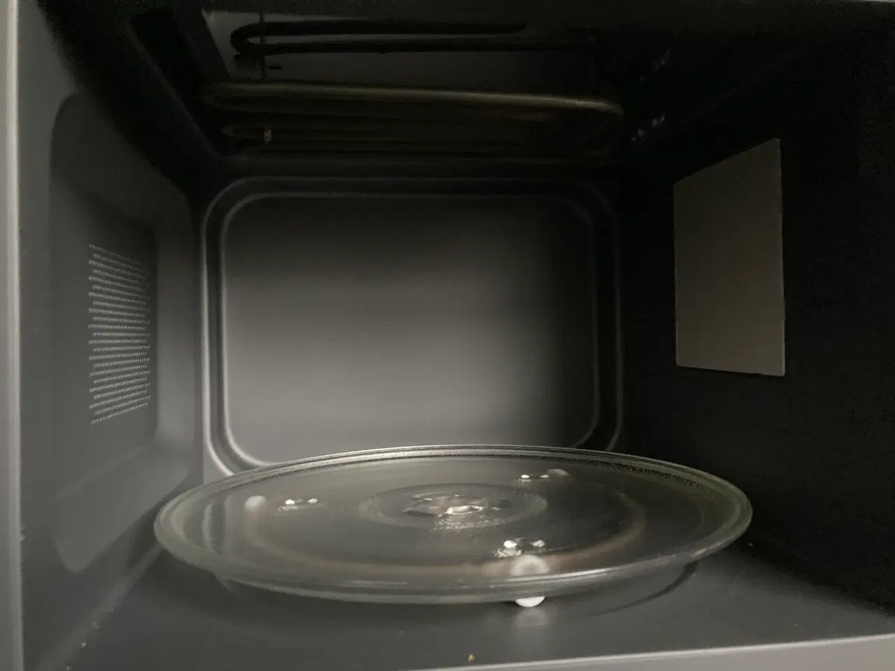 Billede 3 - Mikrobølgeovn med grill