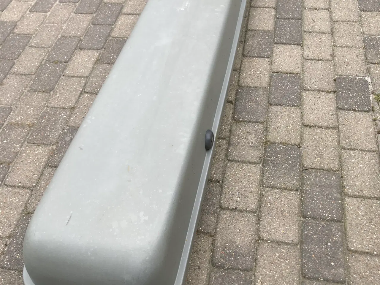 Billede 1 - Tagboks længde 220 cm  bredde 50 cm  højde 30 cm.