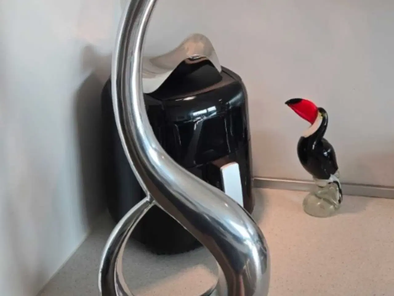 Billede 2 - Flot skulptur/vase i stål