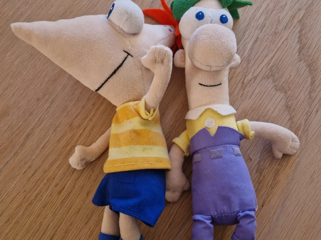 Billede 2 - Phineas og Freb plush. Som nye