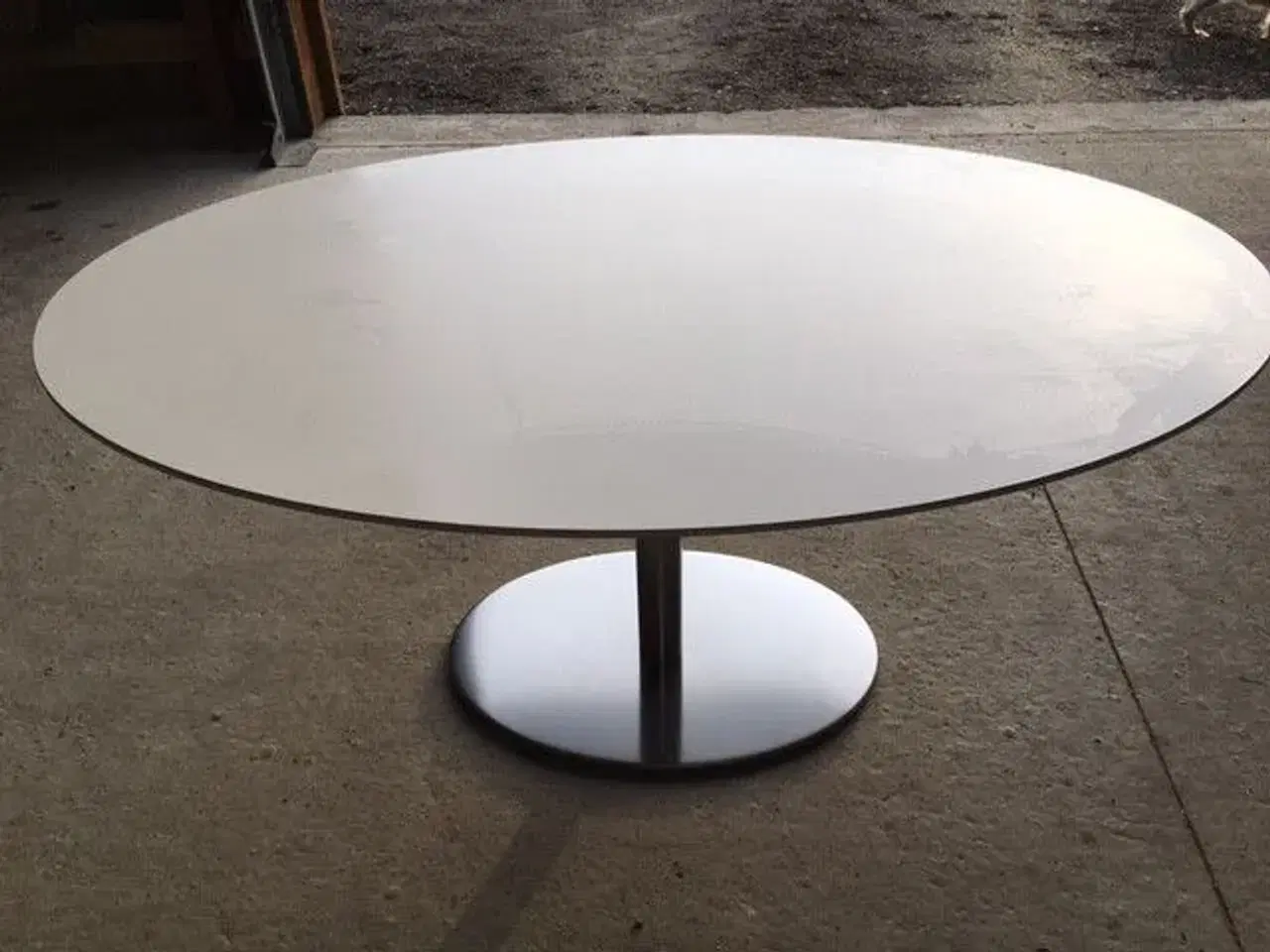 Billede 1 - Brdr Andersen Zeta, ovalt, hvidt, spisebord