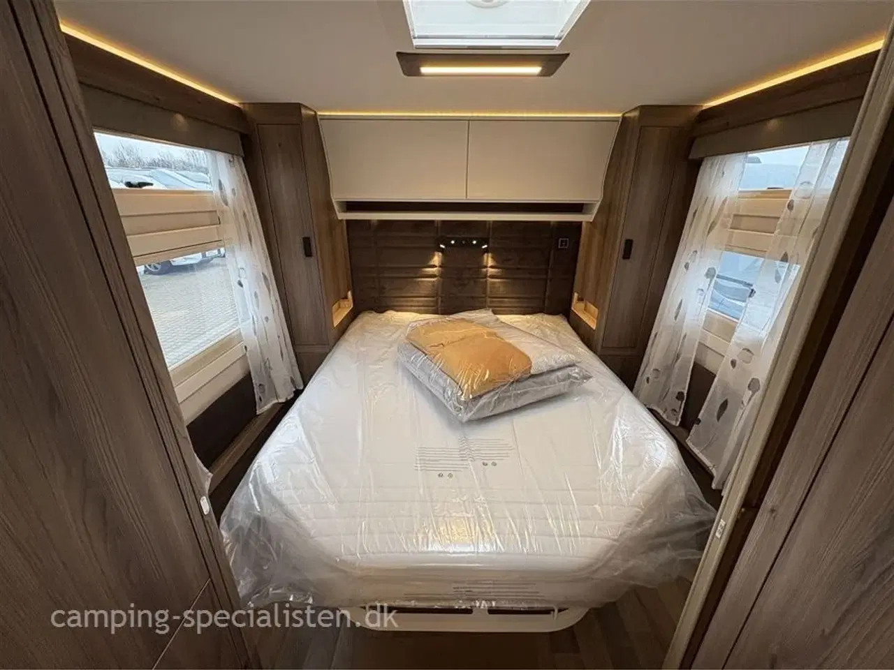 Billede 16 - 2026 - Kabe Ametist GLE KS B8 PREMIUM LINE Kabe Ametist GLE B8 KS Premium Line 2026 - Se den nu hos Camping-Specialisten.dk