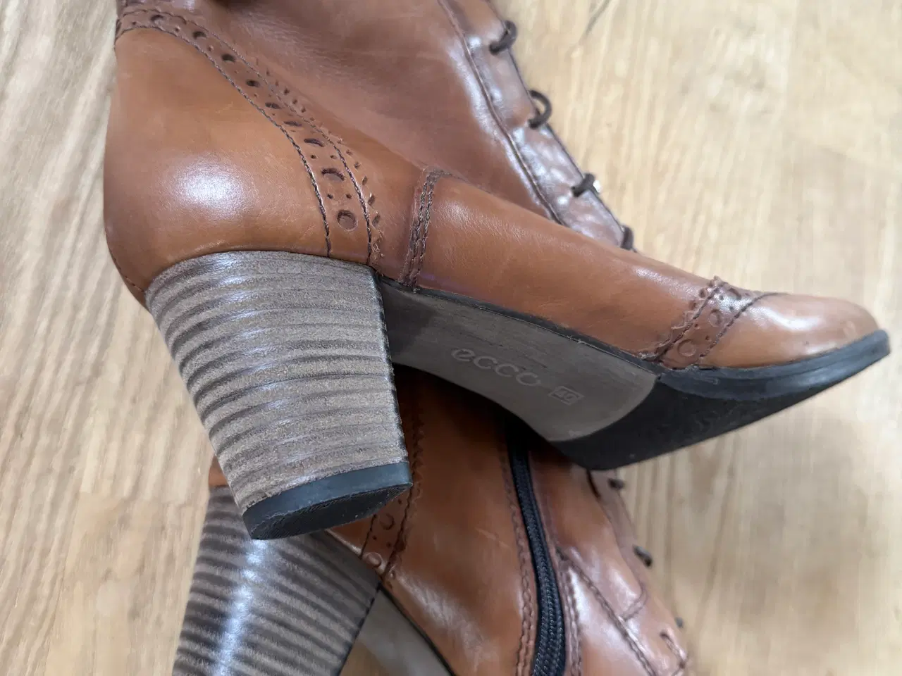 Billede 4 - ECCO STØVLETTER. LIDT SJOVE
