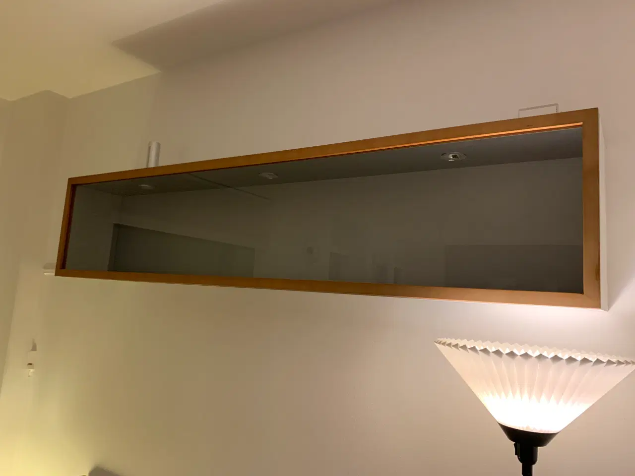 Billede 2 - Flot glasvitrine