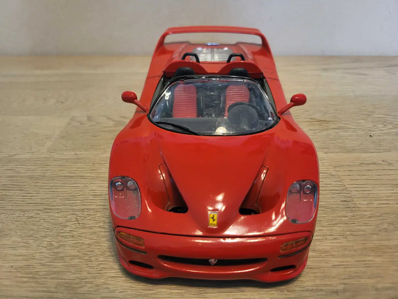 Billede 6 - Modelbil: FERRARI F50 1995.  Skala 1/18.