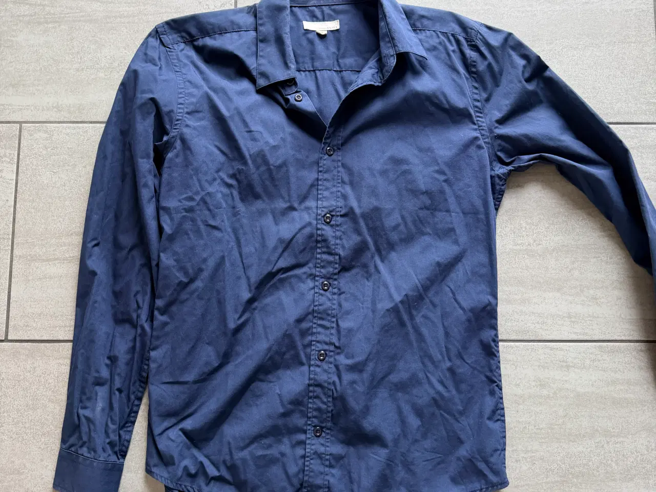 Billede 1 - Skjorte i mærket Suit, str. M