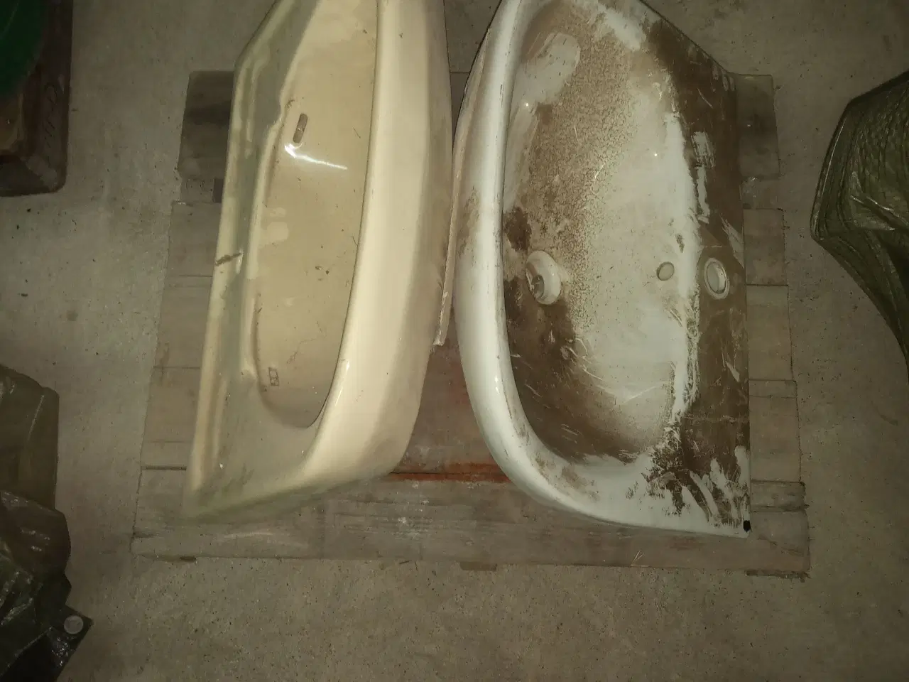 Billede 1 - Bortgives porcelæn håndvaske