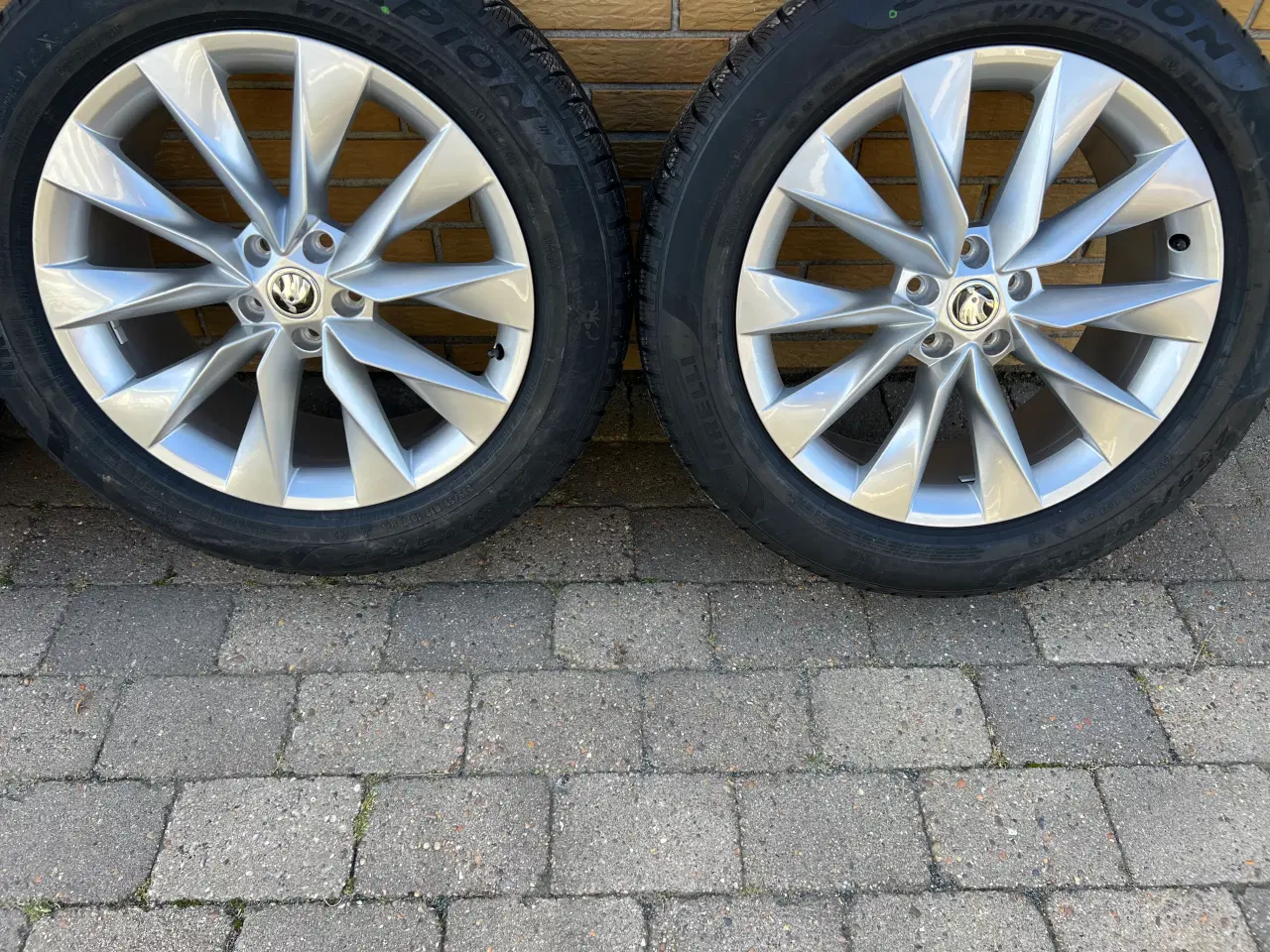 Billede 3 - 19" org. Skoda Enyaq vinterhjul