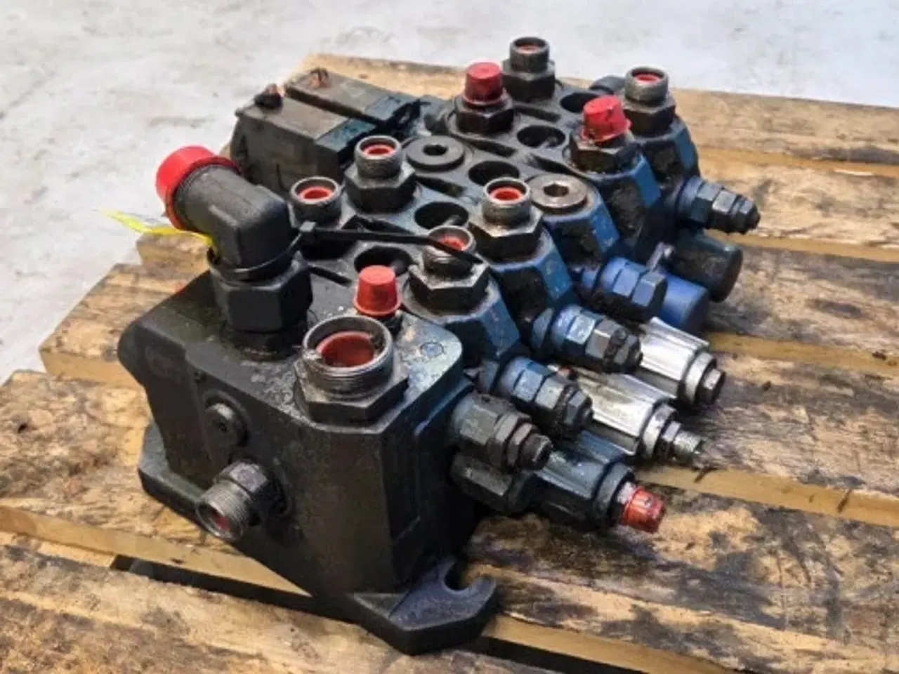 Billede 18 - Lannen 8600C Hydraulikventil 8835341