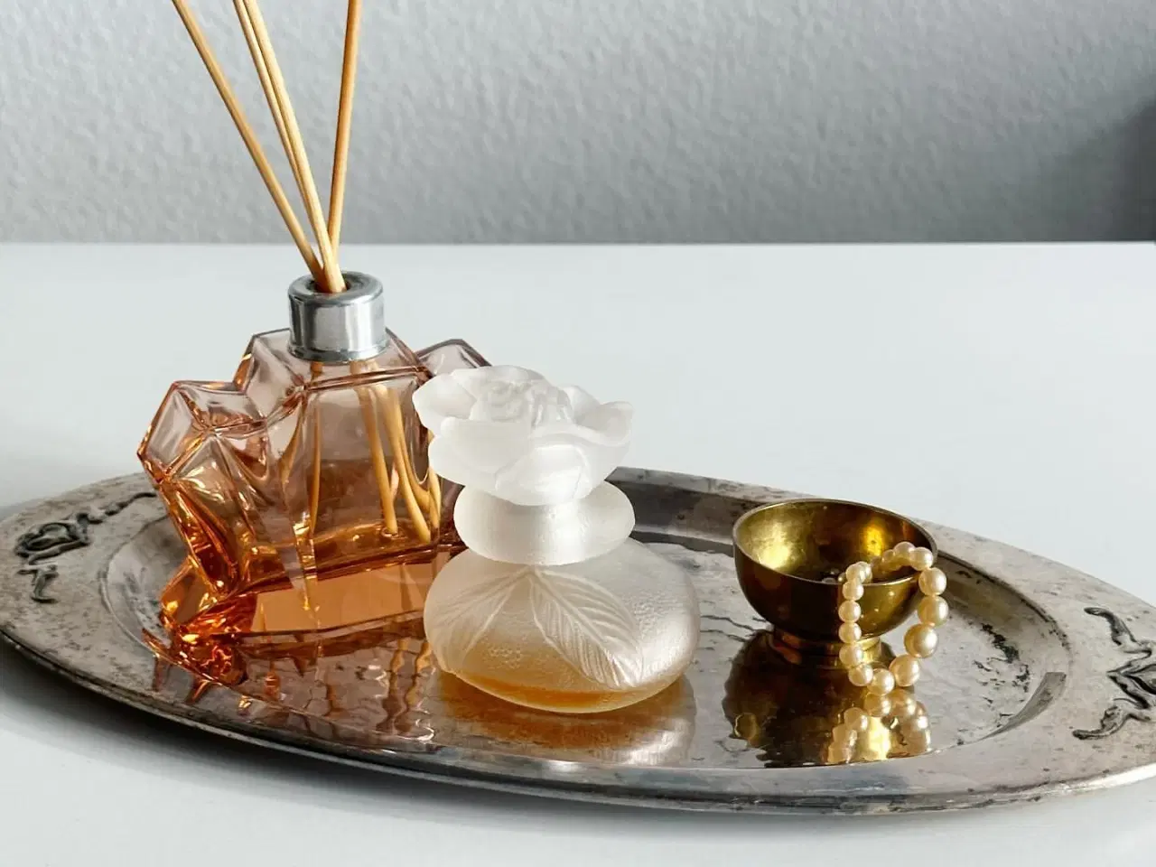 Billede 1 - Patineret metalbakke, sølvtone