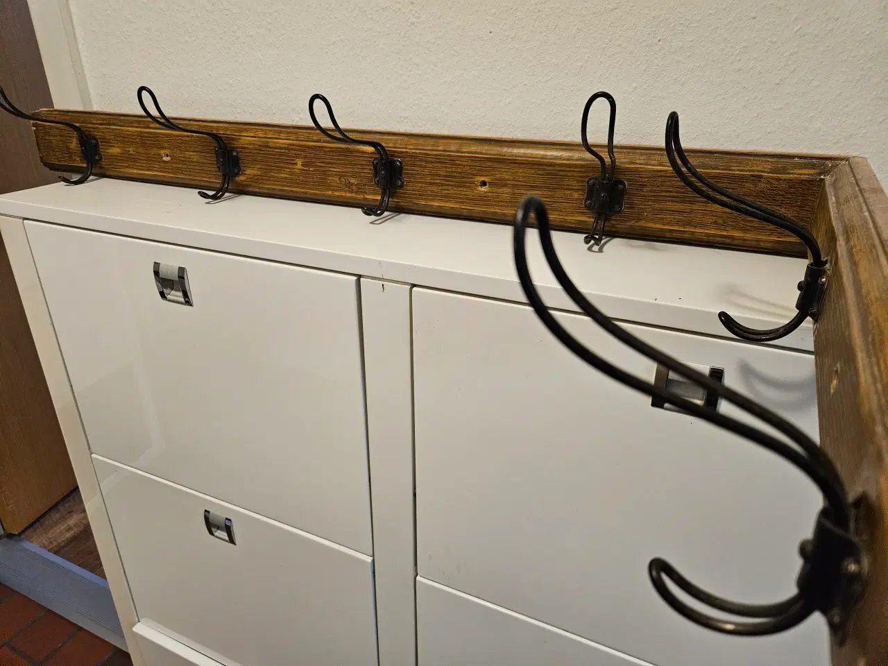 Billede 3 - Antik hjørne knagerække