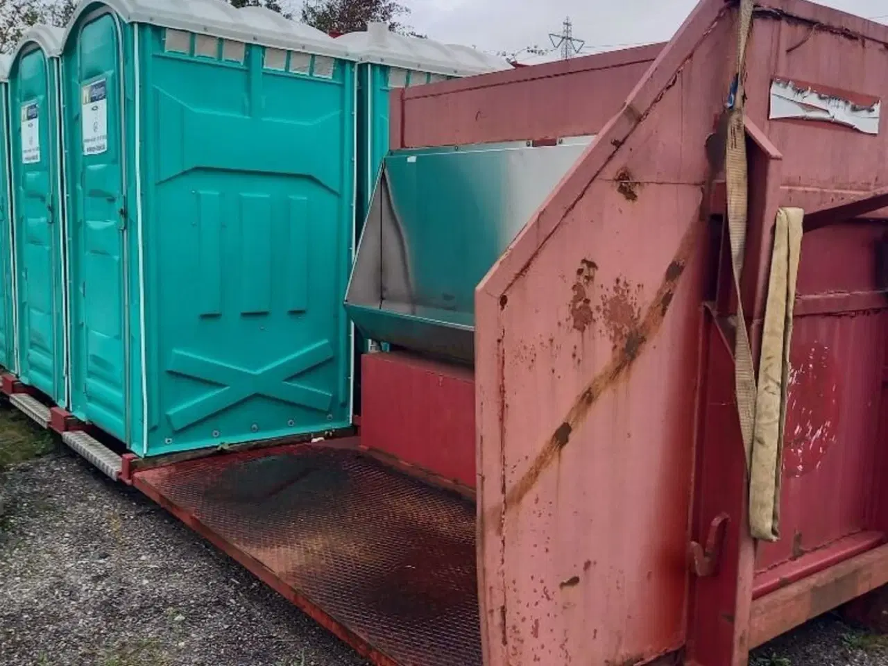 Billede 3 - Toilet lad med 6 toiletter og pissoir