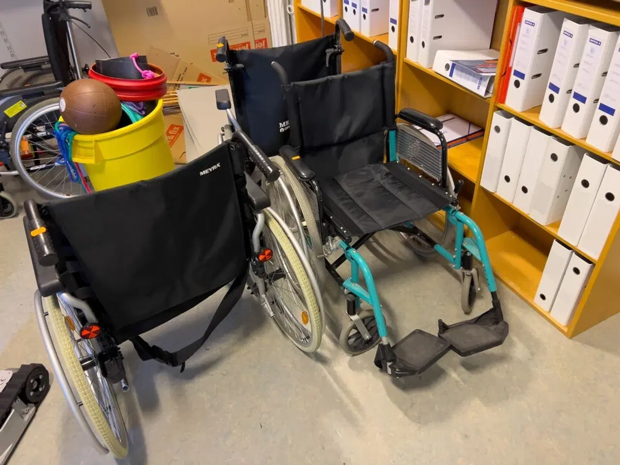 Billede 1 - Div. kørestole & hjælpemidler