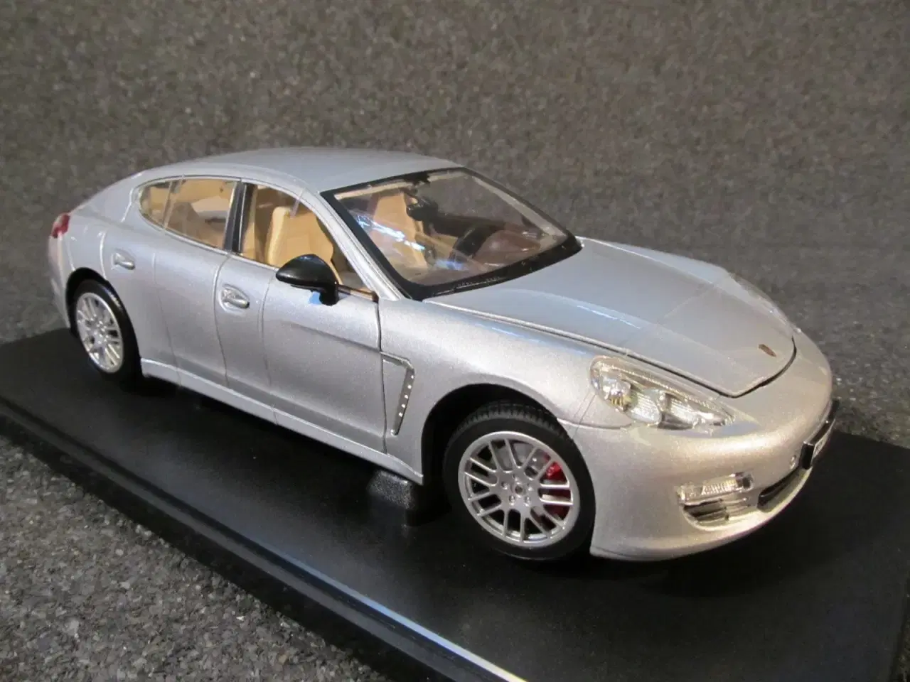 Billede 3 - 2009 Porsche Panamera - 1:18 