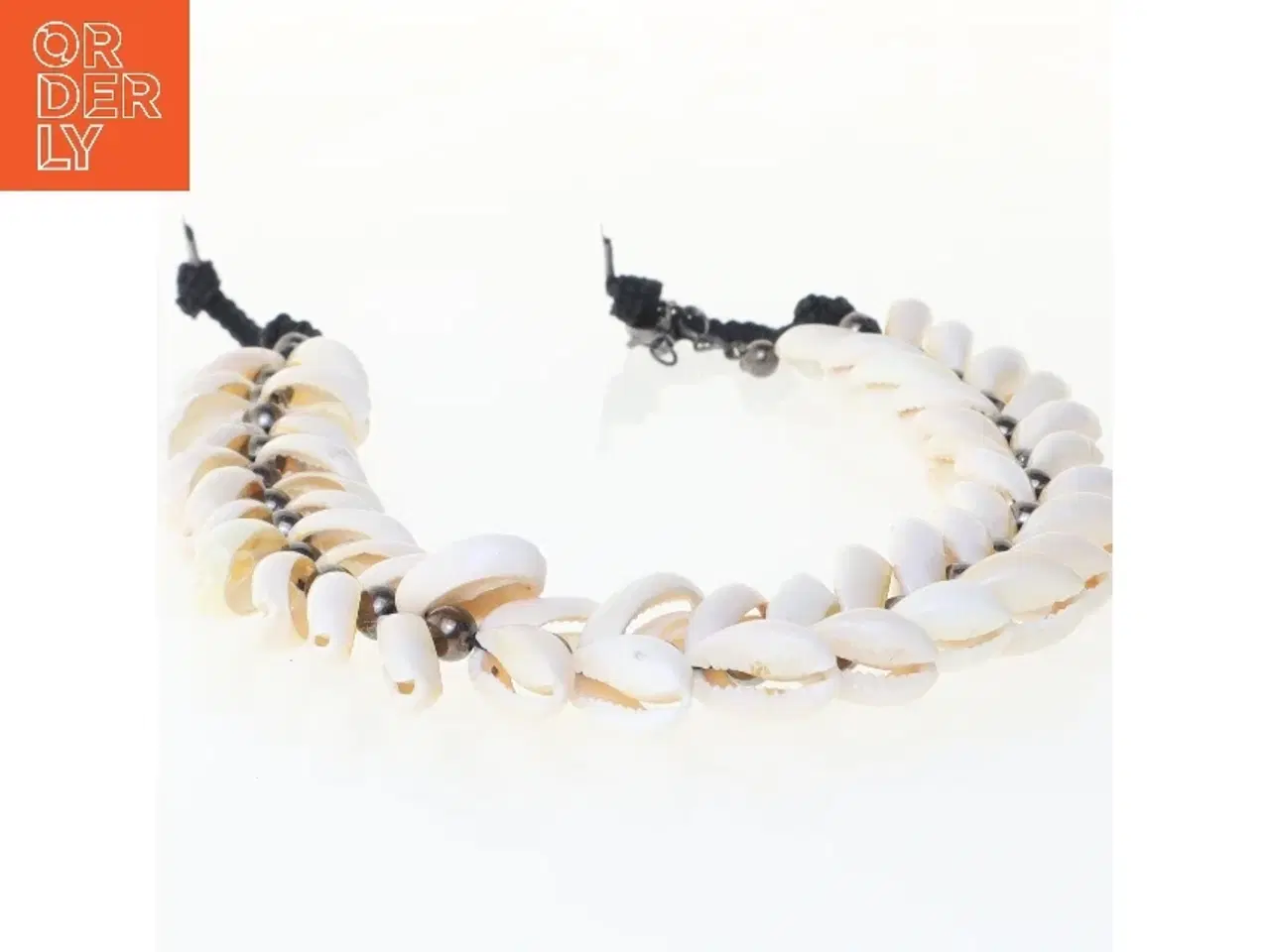 Billede 3 - Perlehalskæde med skaller (str. 35 cm)