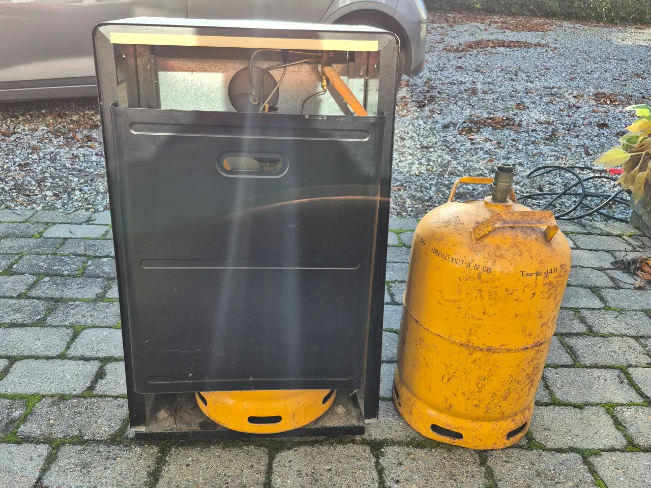 Billede 2 - Gasvarmeovn m. 2  11 kg gasflasker
