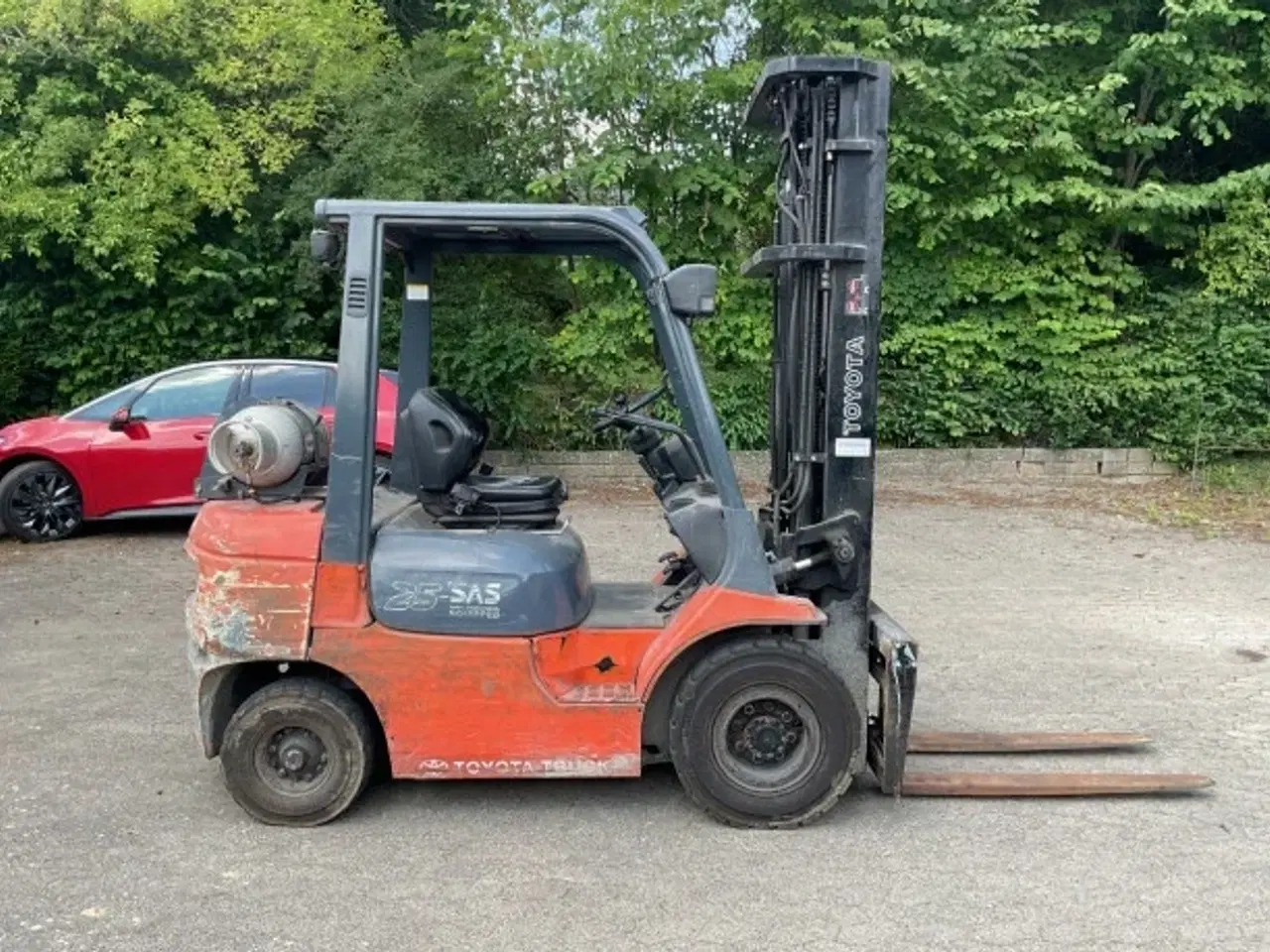 Billede 4 - 2500kg gastruck med Triplexmast med friløft  Fra2006