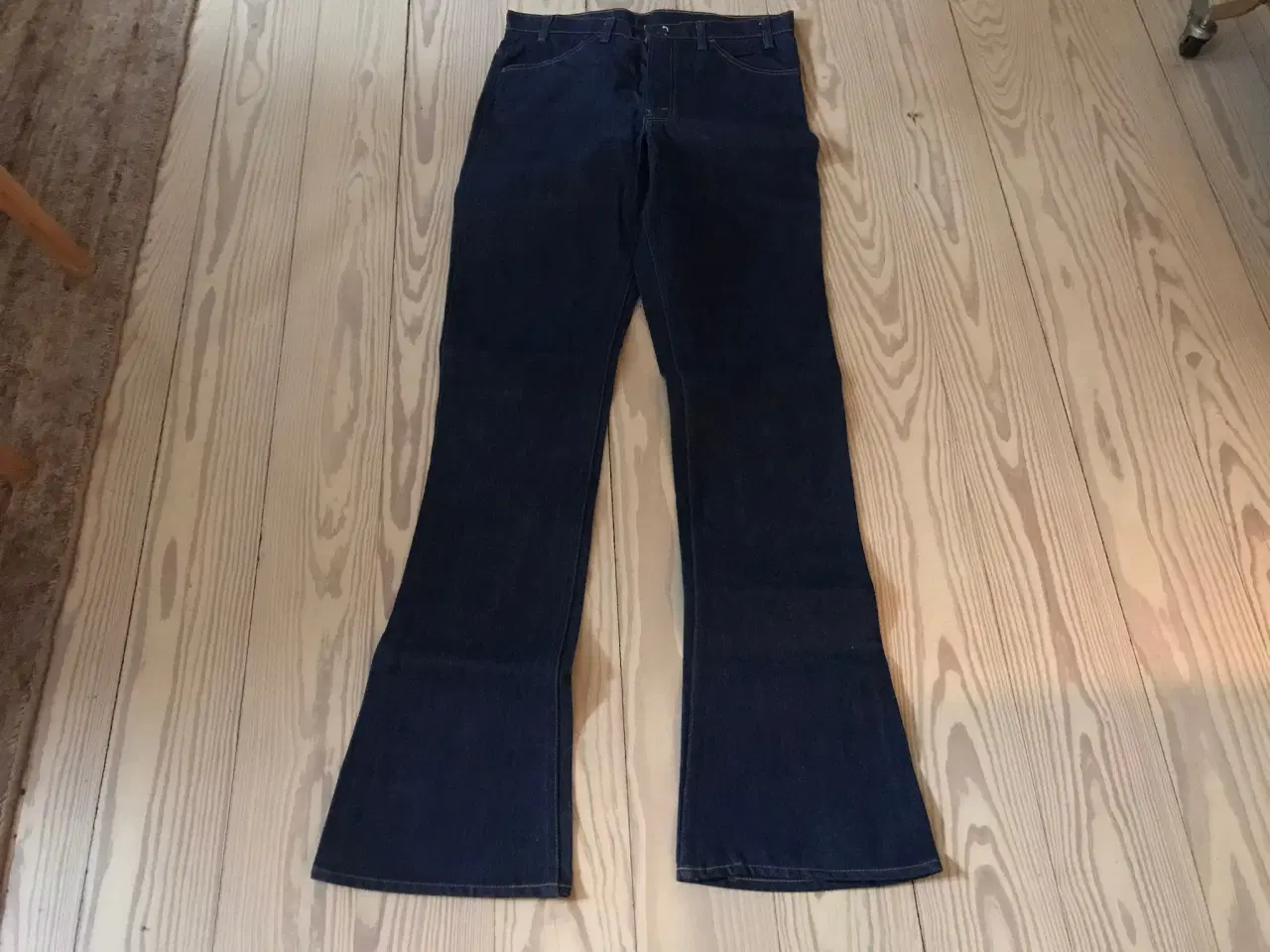Billede 1 - Meget lange Levis jeans 130cm