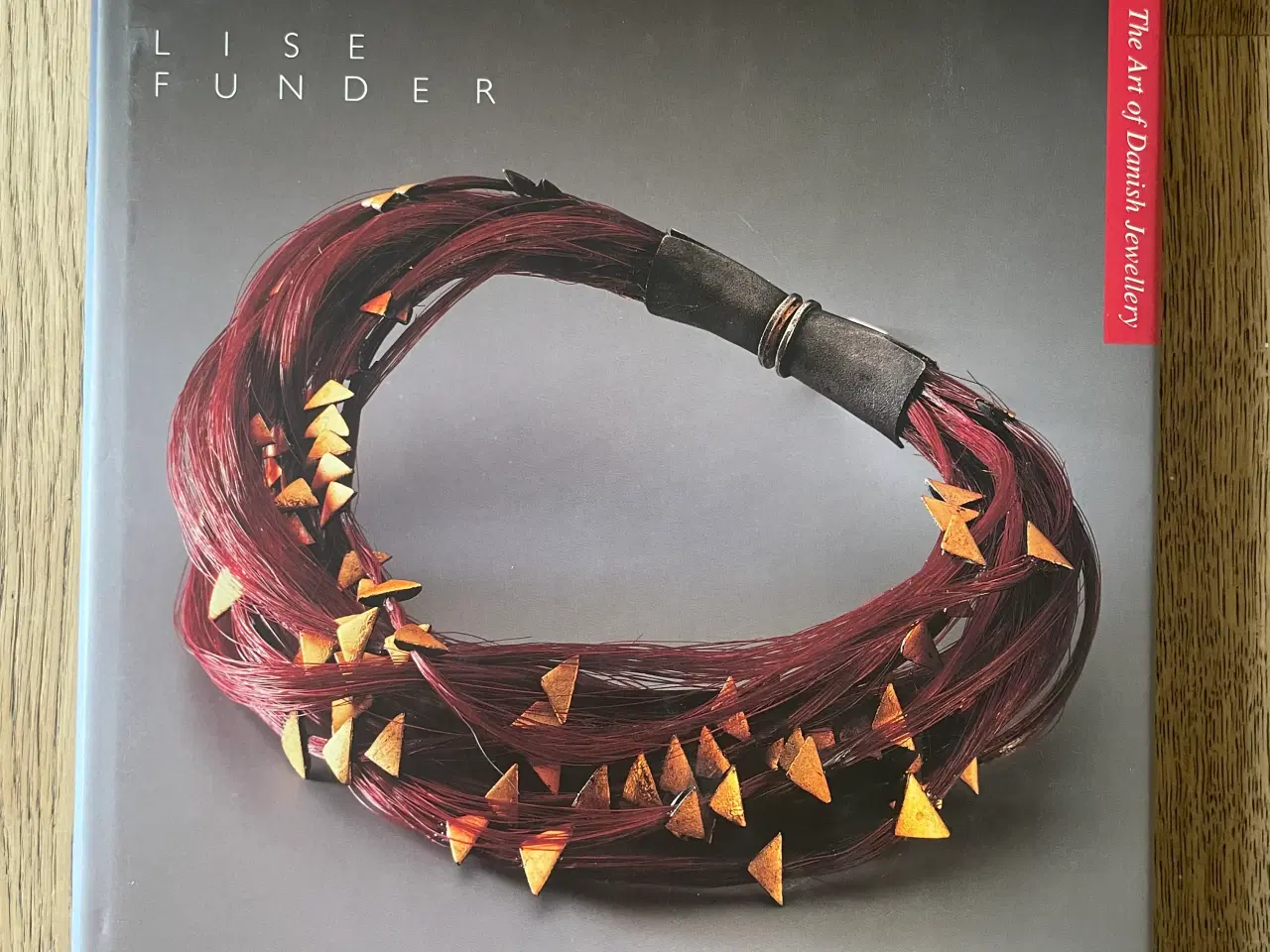 Billede 1 - Dansk smykkekunst 1960-2000, Lise Funder
