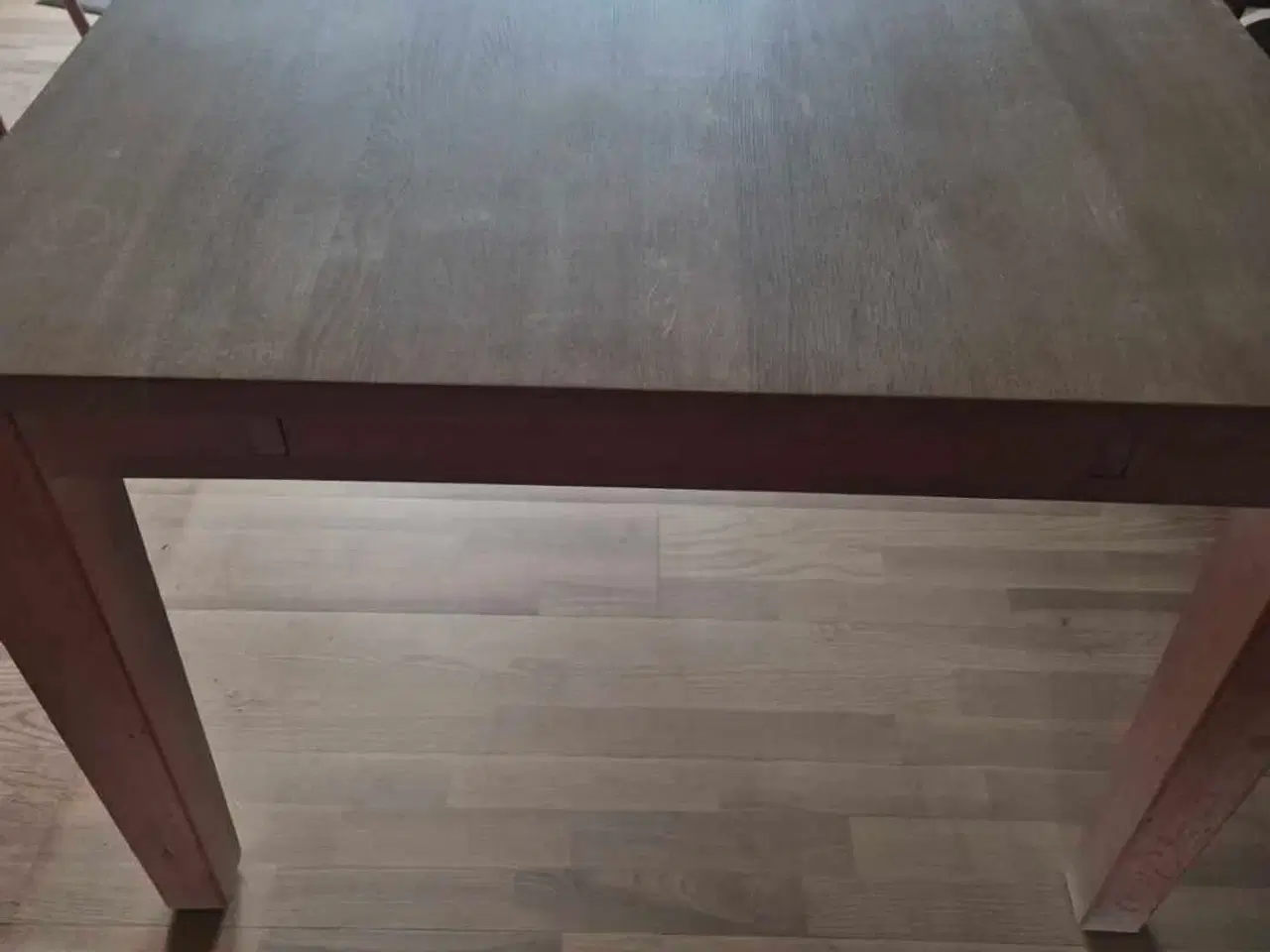 Billede 1 - Spisebord med 6 stole 