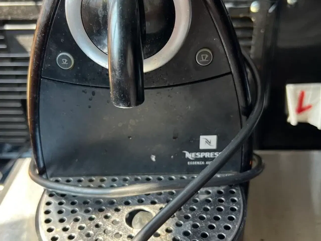 Billede 2 - 2 varmeplader samt NESPRESSO C100 kaffemaskine
