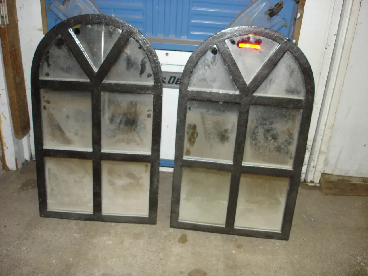 Billede 1 - Staldvinduer med spejle og uden