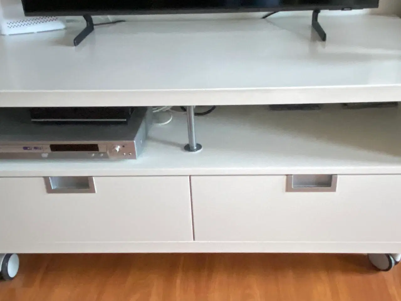 Billede 1 - Ikea besta jägra TV-bord