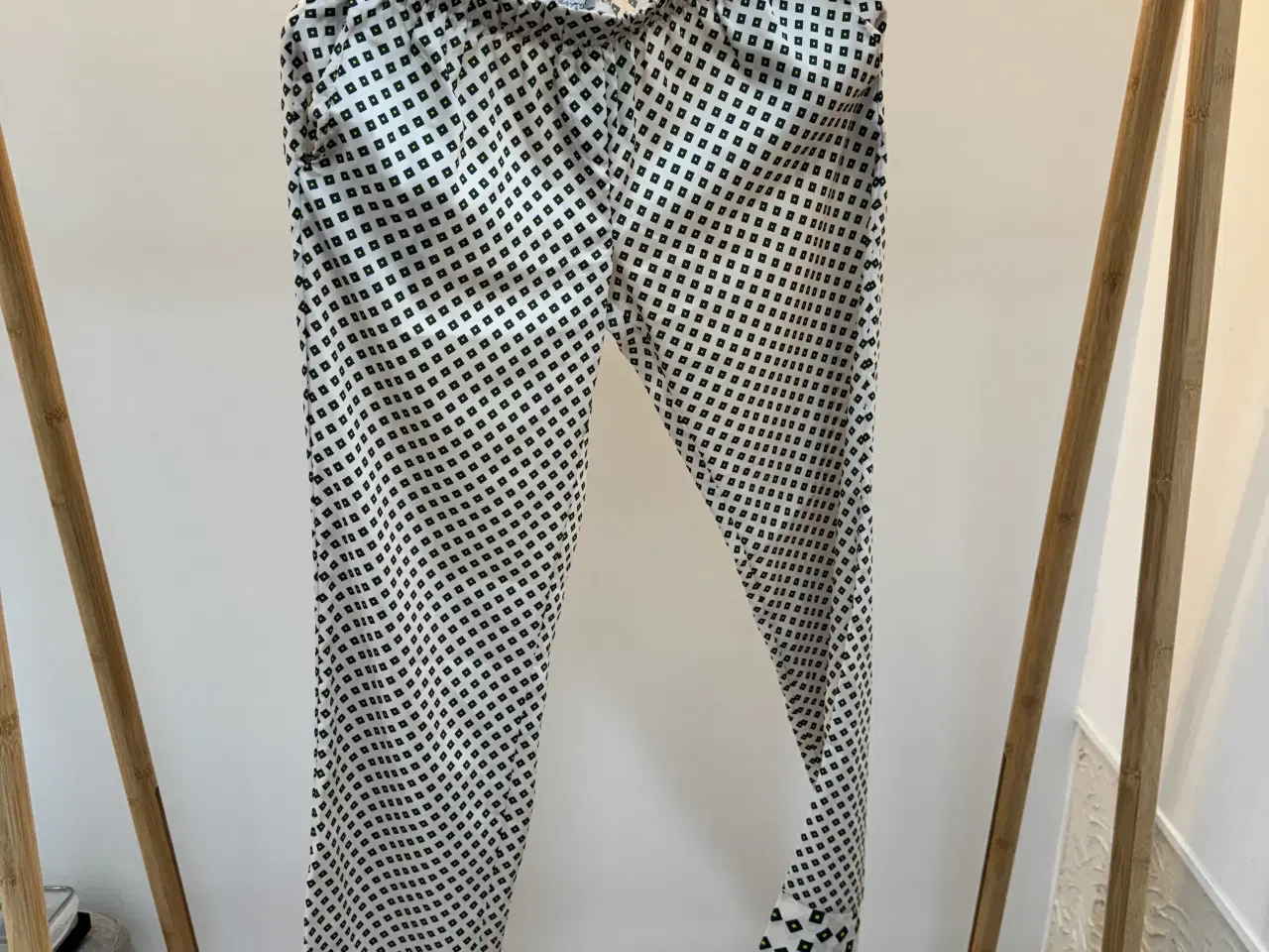 Billede 7 - Damebukser str xs-s. Design by Si