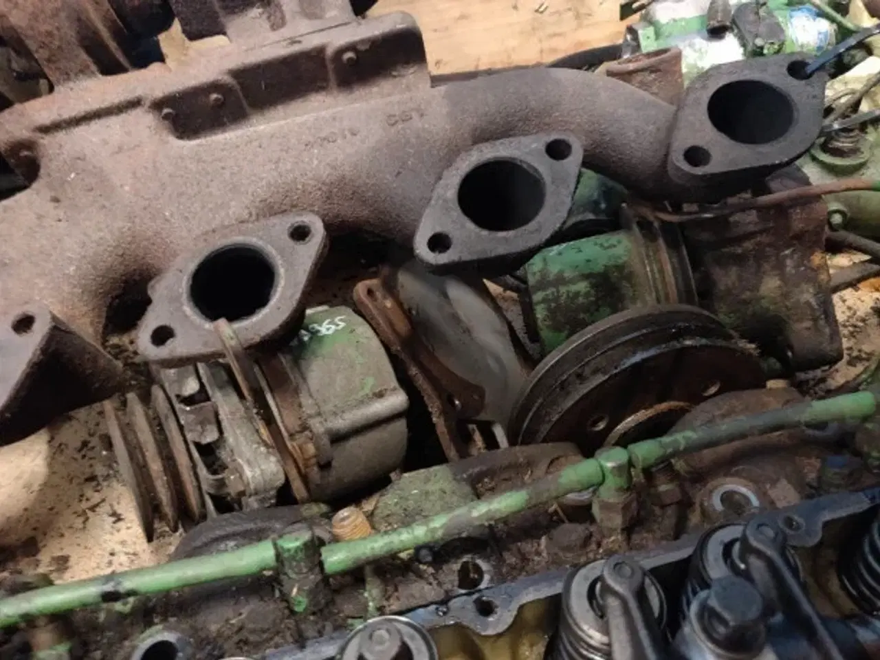 Billede 2 - John Deere 6.359T motordele
