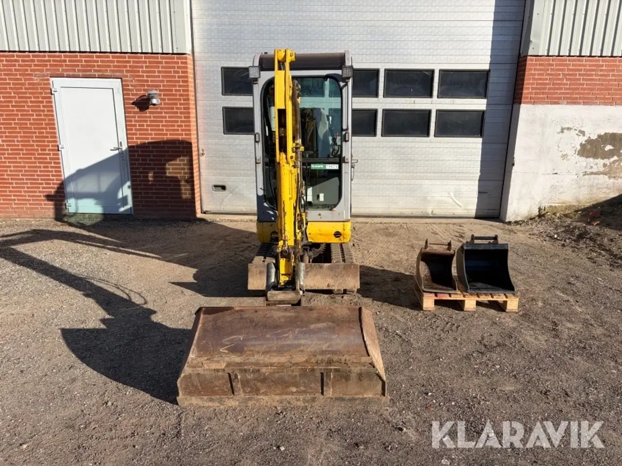 Billede 8 - Gravemaskine New Holland E18C med tiltman og skovlpakke