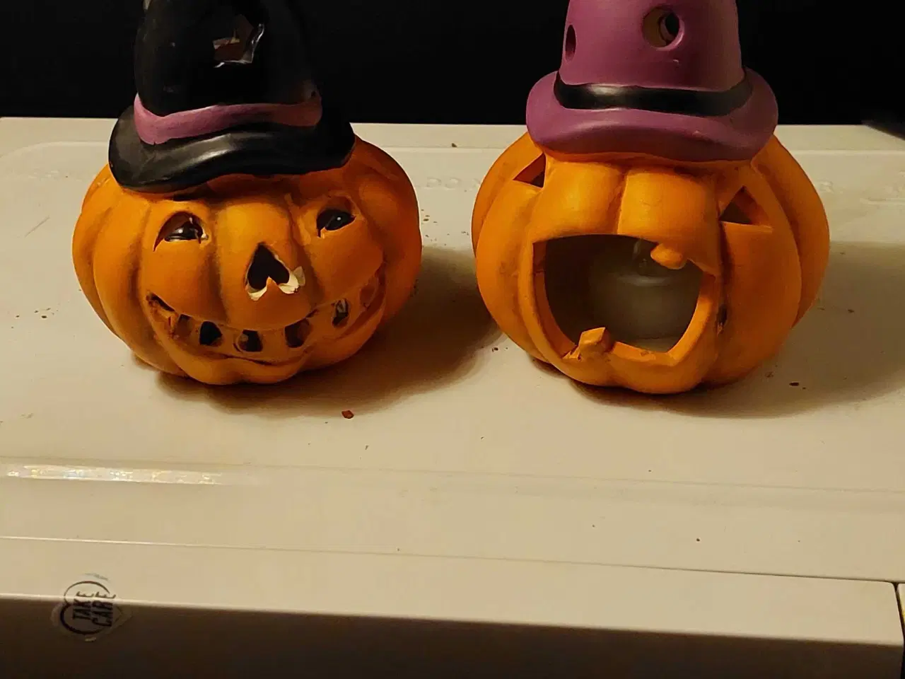 Billede 1 - 2 små Halloween græskar som kan lyse.