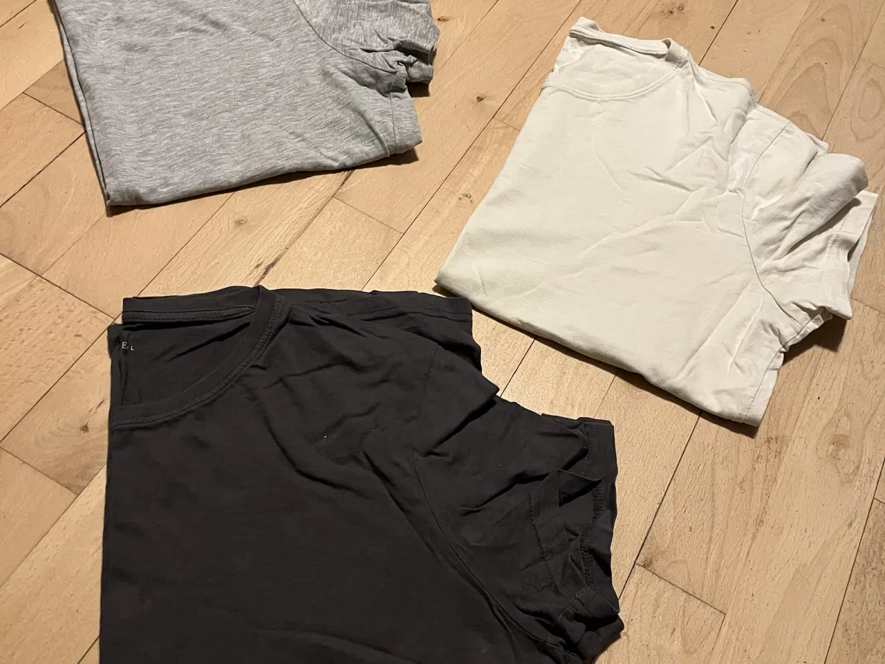 Billede 2 - 8 t shirt ( 5 i xl og 3 i L 