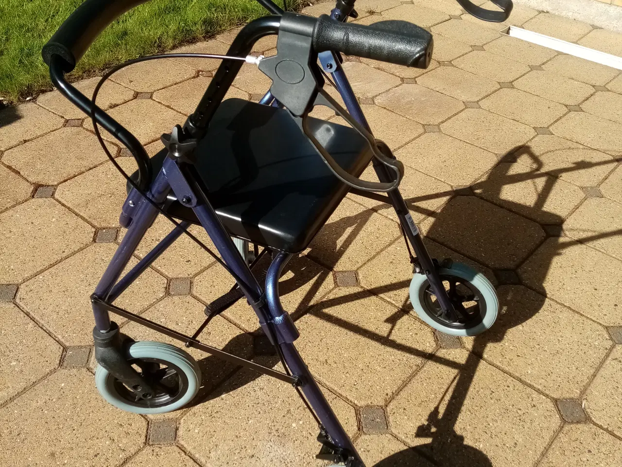 Billede 1 - ROLLATOR Let aluminium 