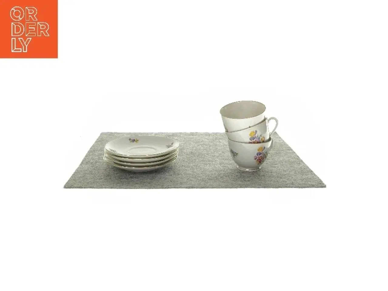 Billede 3 - Thestel med 3 kopper og 4 underkopper fra Ukendt