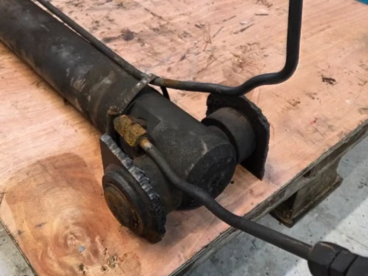 Billede 7 - New Holland LB110 Cylinder