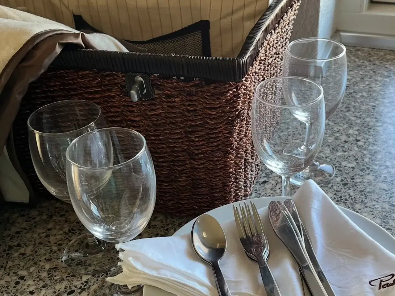 Billede 4 - Picnickurv, brun flet, Paul Bocuse