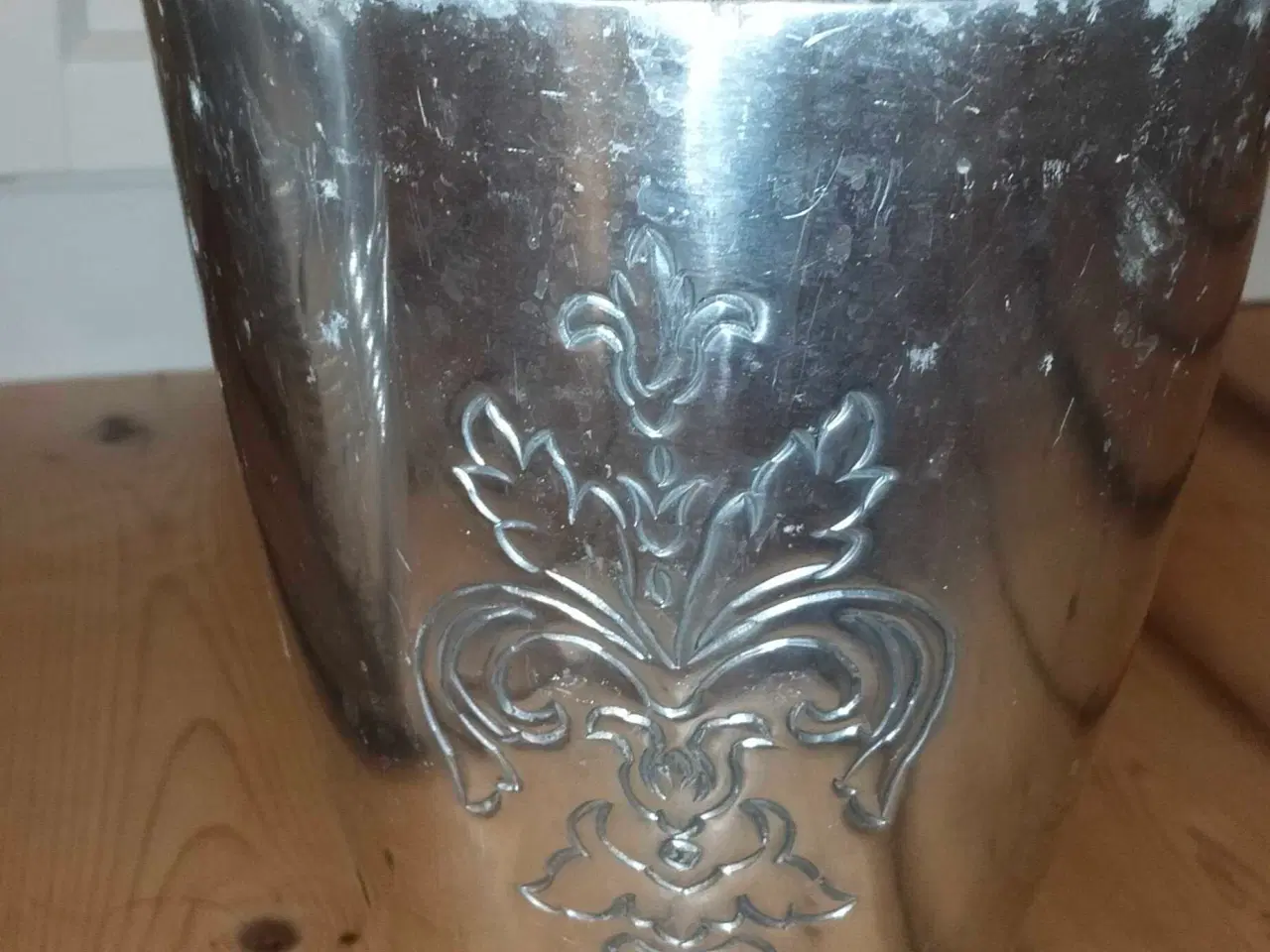 Billede 2 - 4 metal potter med forskellige motiver