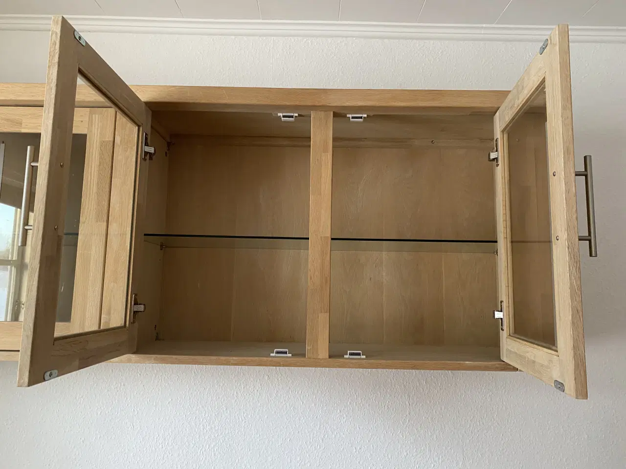 Billede 5 - Massiv egetræ skænk og vitrine