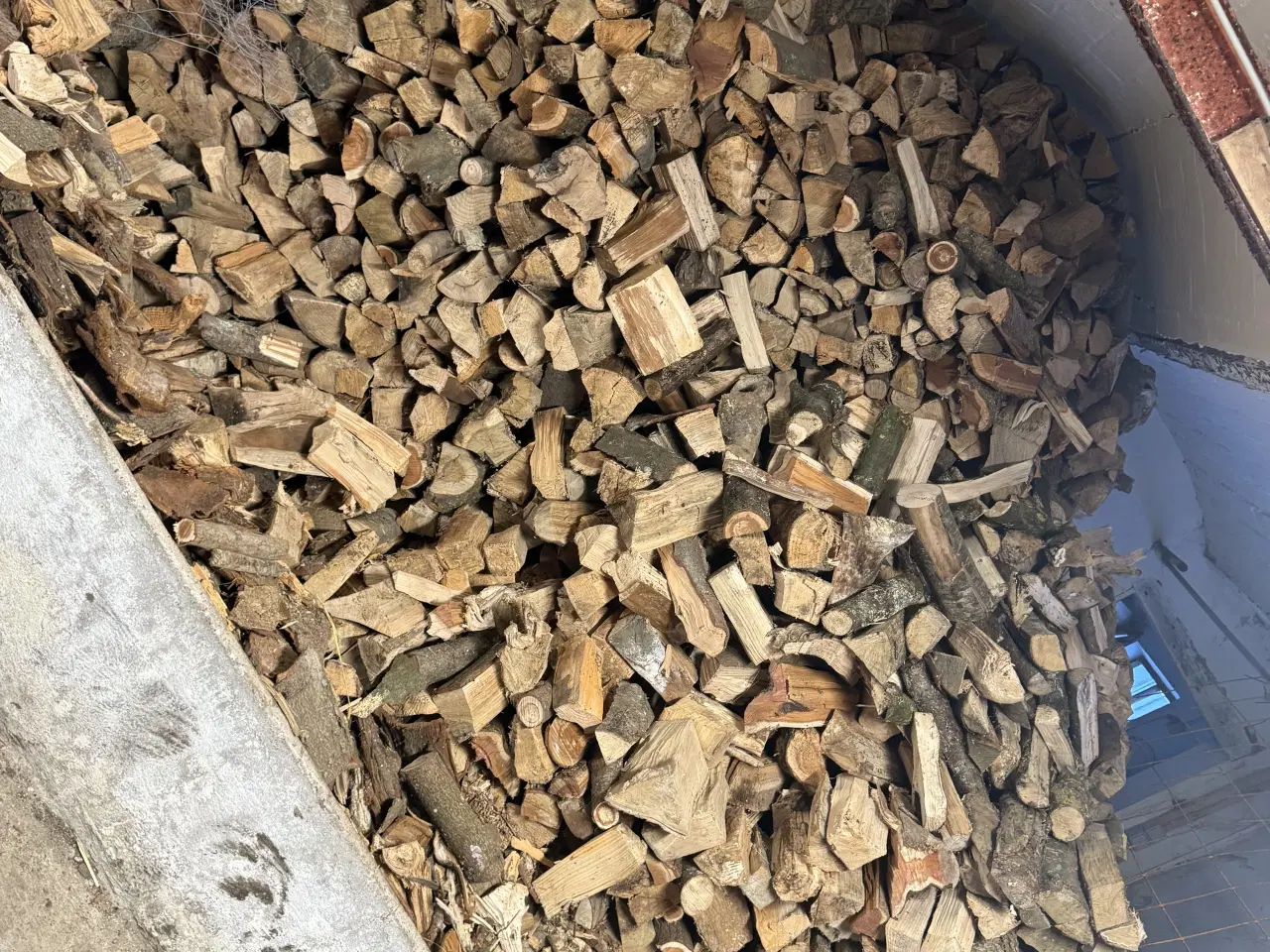 Billede 1 - Blandet tørt kløvet træ