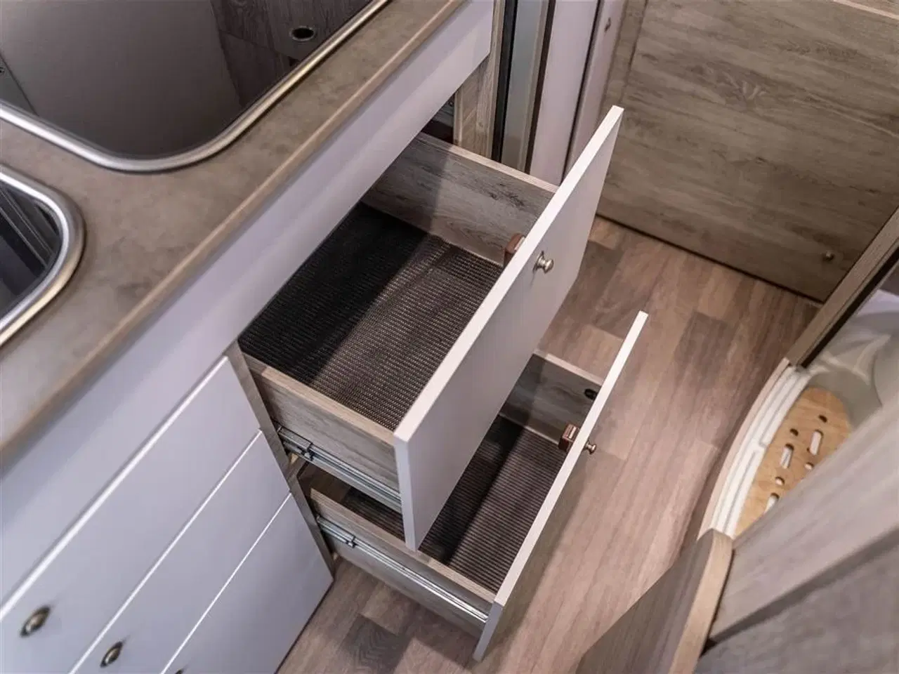 Billede 14 - 2021 - Bravia 599 140 Hk Usædvanlig høj kvalitet og et flot design fyldt med ekstraudstyr