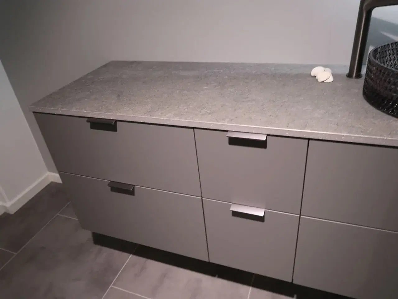 Billede 2 - Badmøbel AUBO Sense, Onyx med vask og armatur