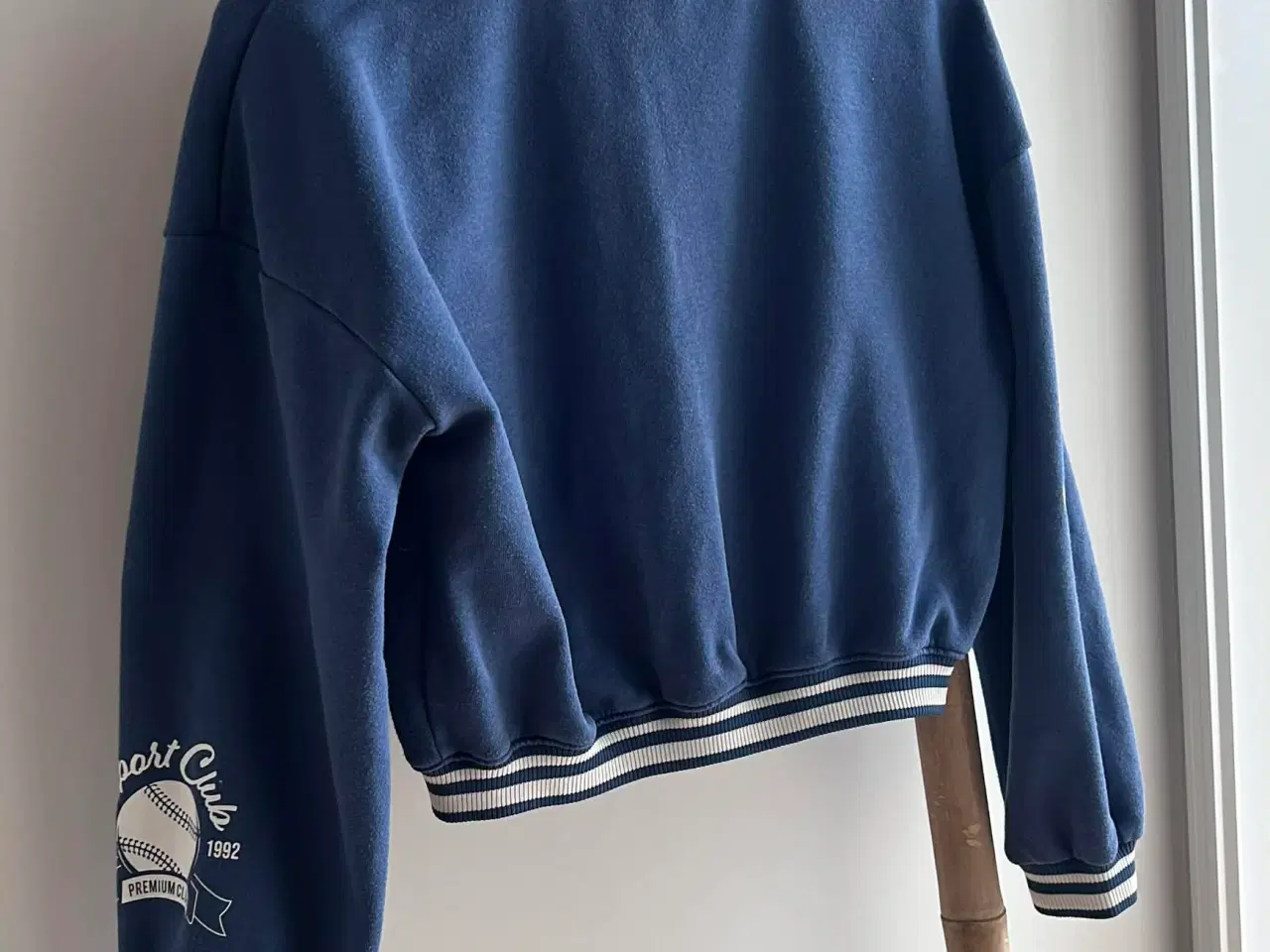 Billede 4 - Oversized baseballjakke, str. 146/152