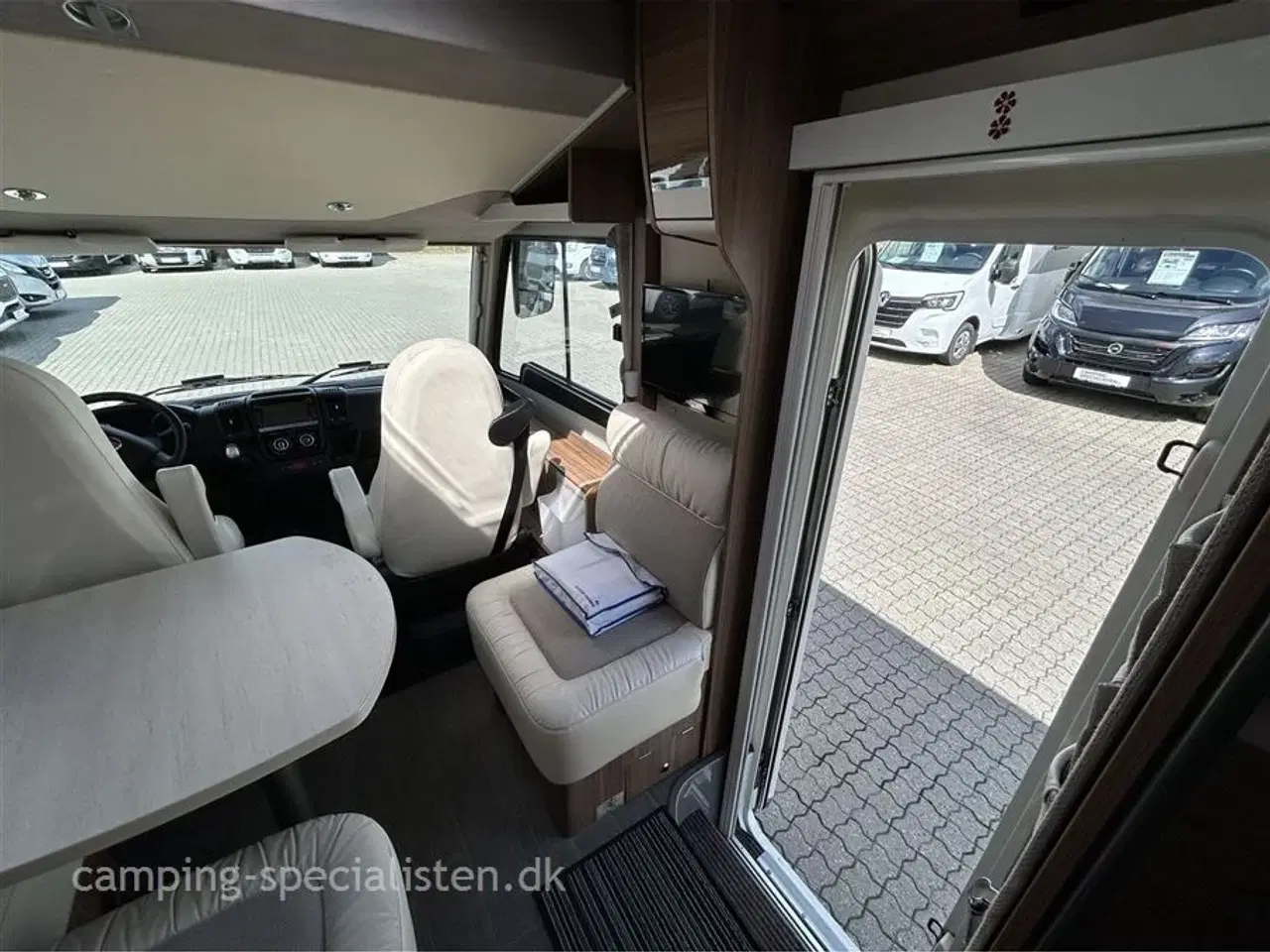 Billede 7 - 2017 - Euramobil Integra Line 720   Eura Mobil IL 720 kan nu ses hos Camping-Specialisten.dk Silkeborg