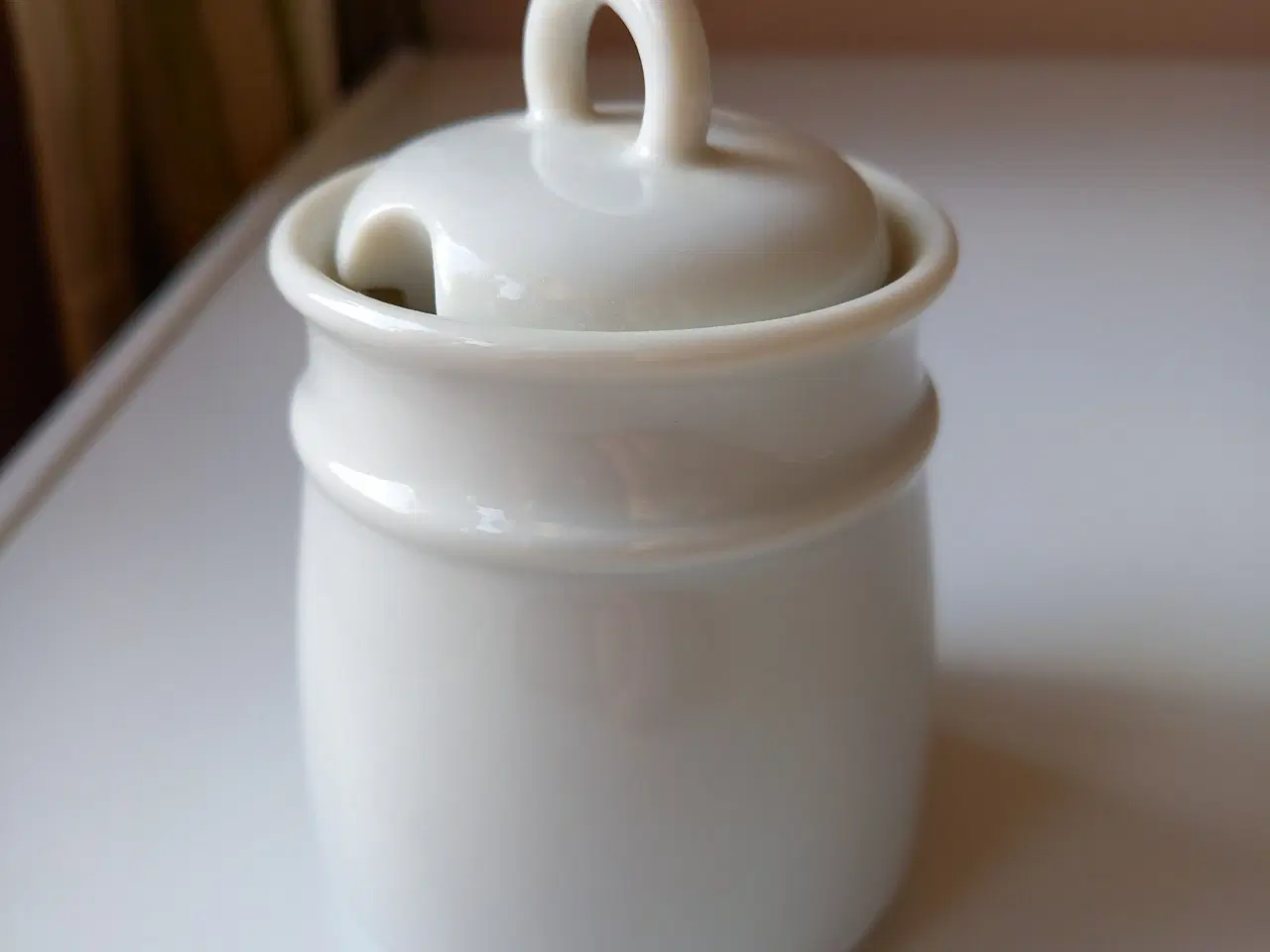 Billede 1 - Sennepskrukke i hvid porcelæn