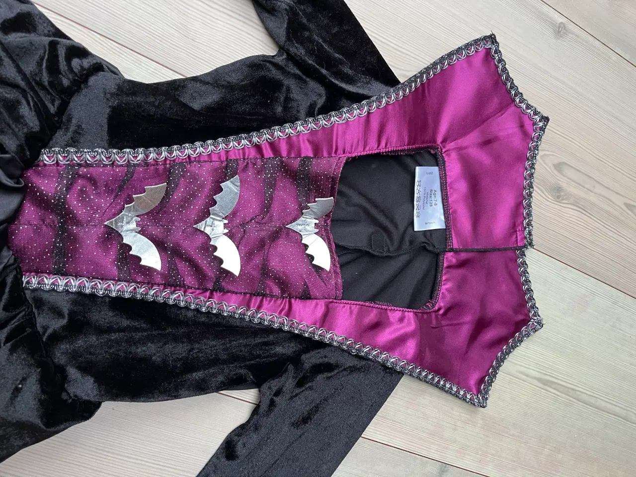 Billede 2 - Udklædningskjole med krave 