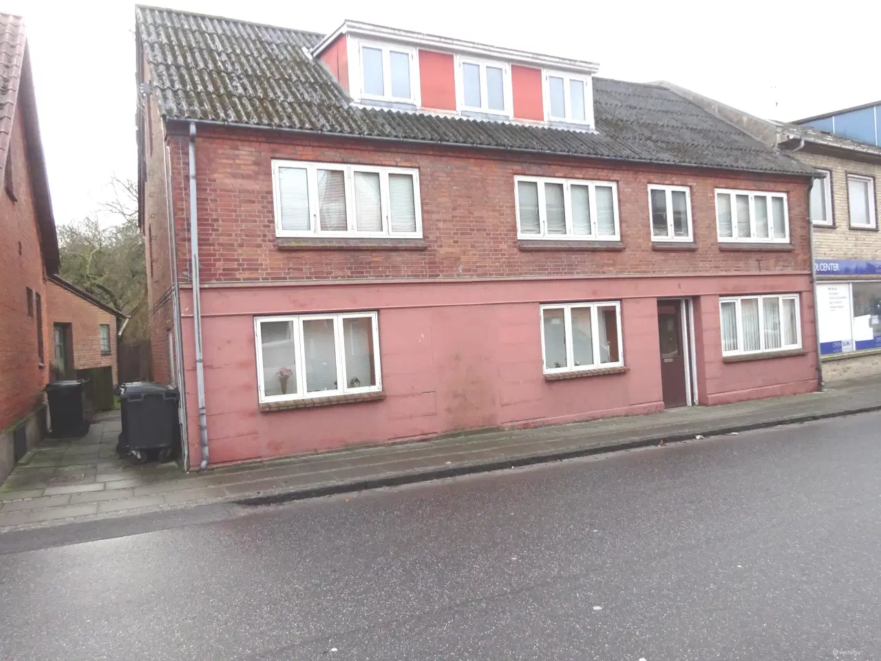 Billede 1 - Centralt beliggende udlejningsejendom