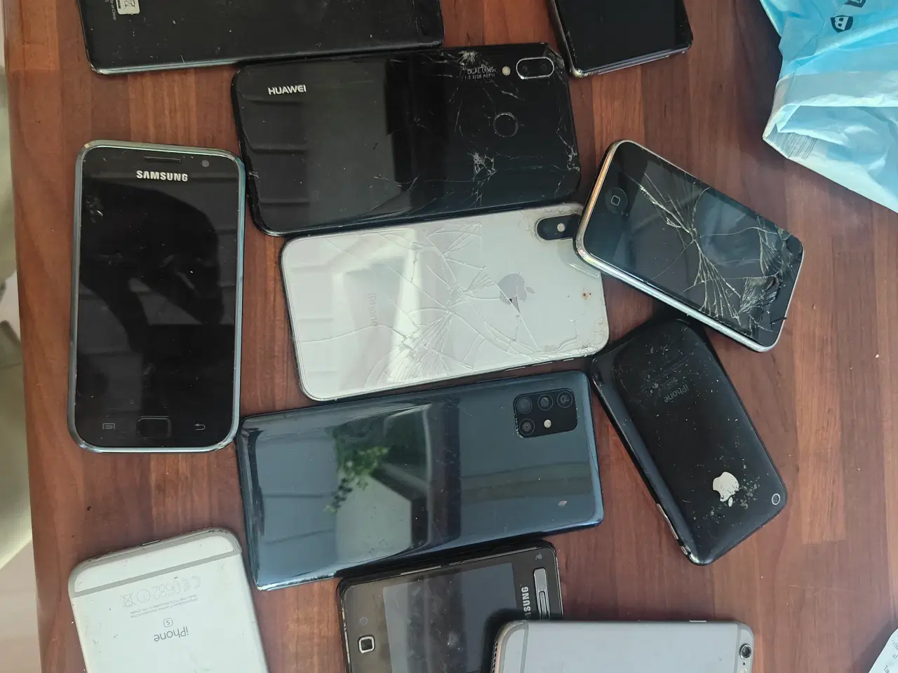 Billede 1 - Gamle mobiler evt til reservedele?