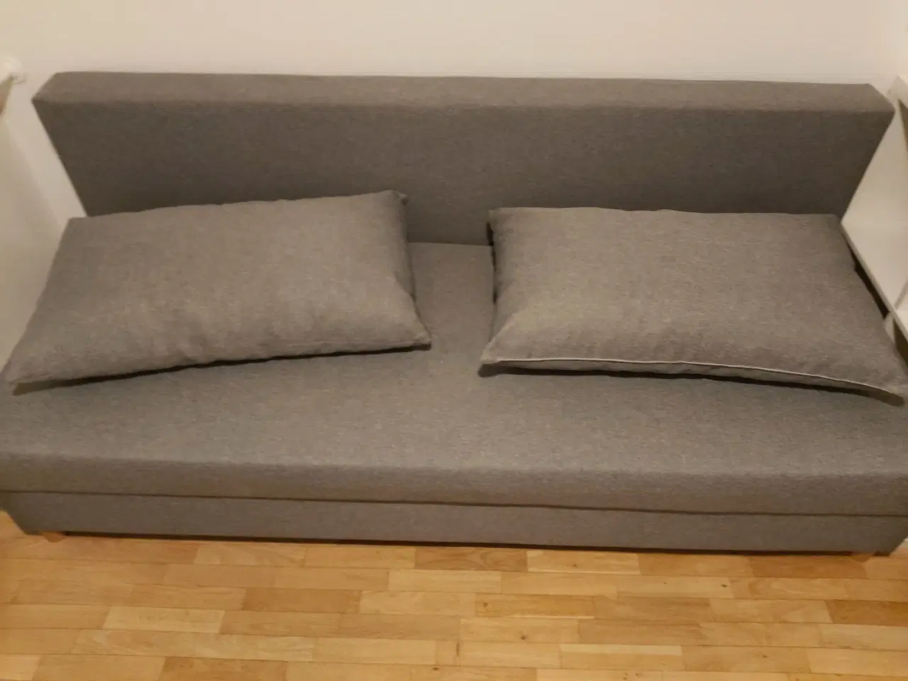 Billede 2 - Grey sofa / Daybed with storage and cushions