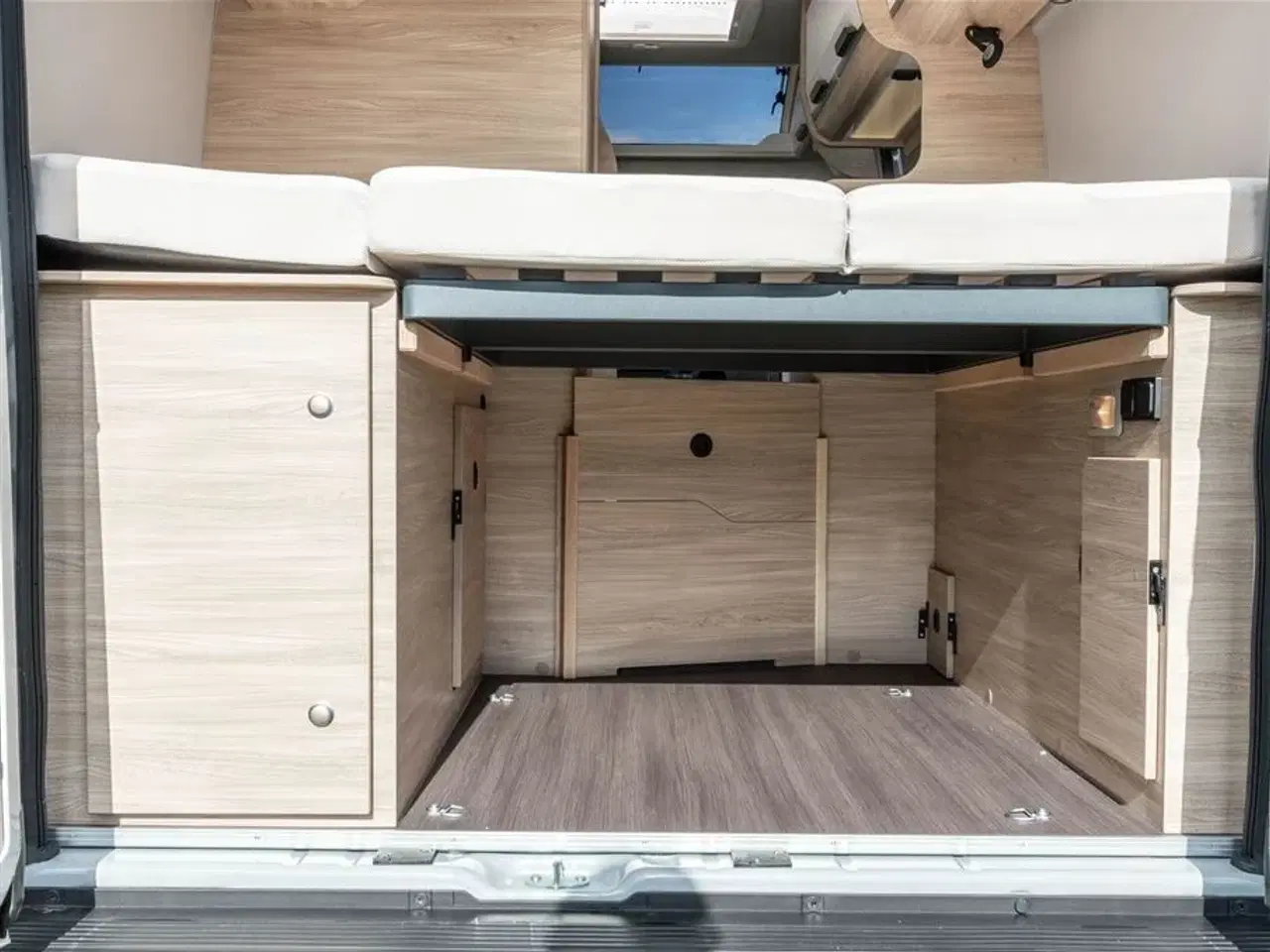 Billede 30 - 2023 - Knaus BoxStar 540 Road   Kompakt - Dieselvarme og kompressor køleskab mm.